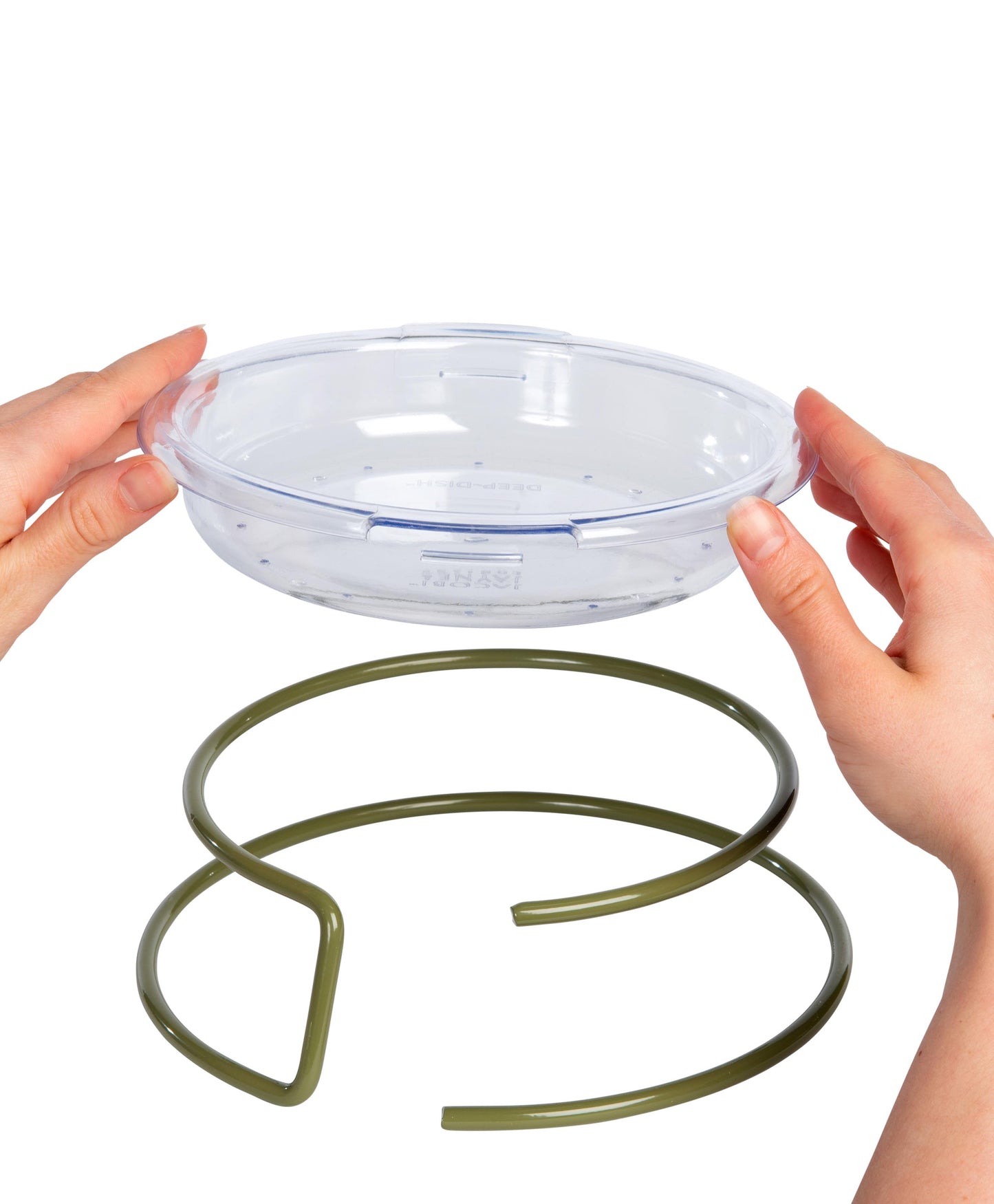 A tray being lifted out of its sturdy metal stand, highlighting the feeder’s easy-to-clean design, perfect for backyard bird enthusiasts. This versatile tray feeder is ideal for offering seeds, mealworms, or suet, attracting a variety of ground-feeding birds such as bluebirds, sparrows, juncos, and doves. Designed for durability and convenience, the removable tray ensures hassle-free maintenance, making it an excellent choice for keeping wild birds well-fed and your feeding station tidy year-round.